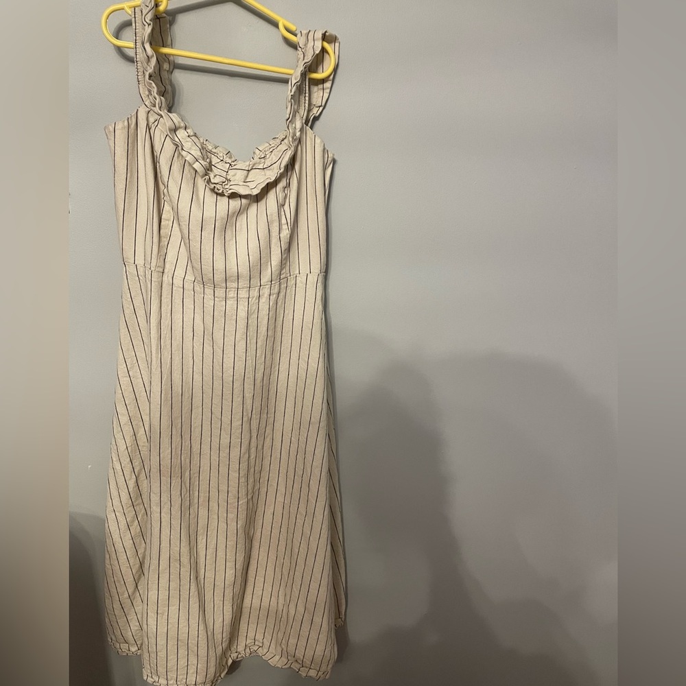 Off white Ann Taylor, off the shoulder dress size 6